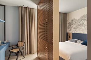 Deluxe dubbelrum - balkong | Minibar, skrivbord, ljudisolering och gratis wi-fi