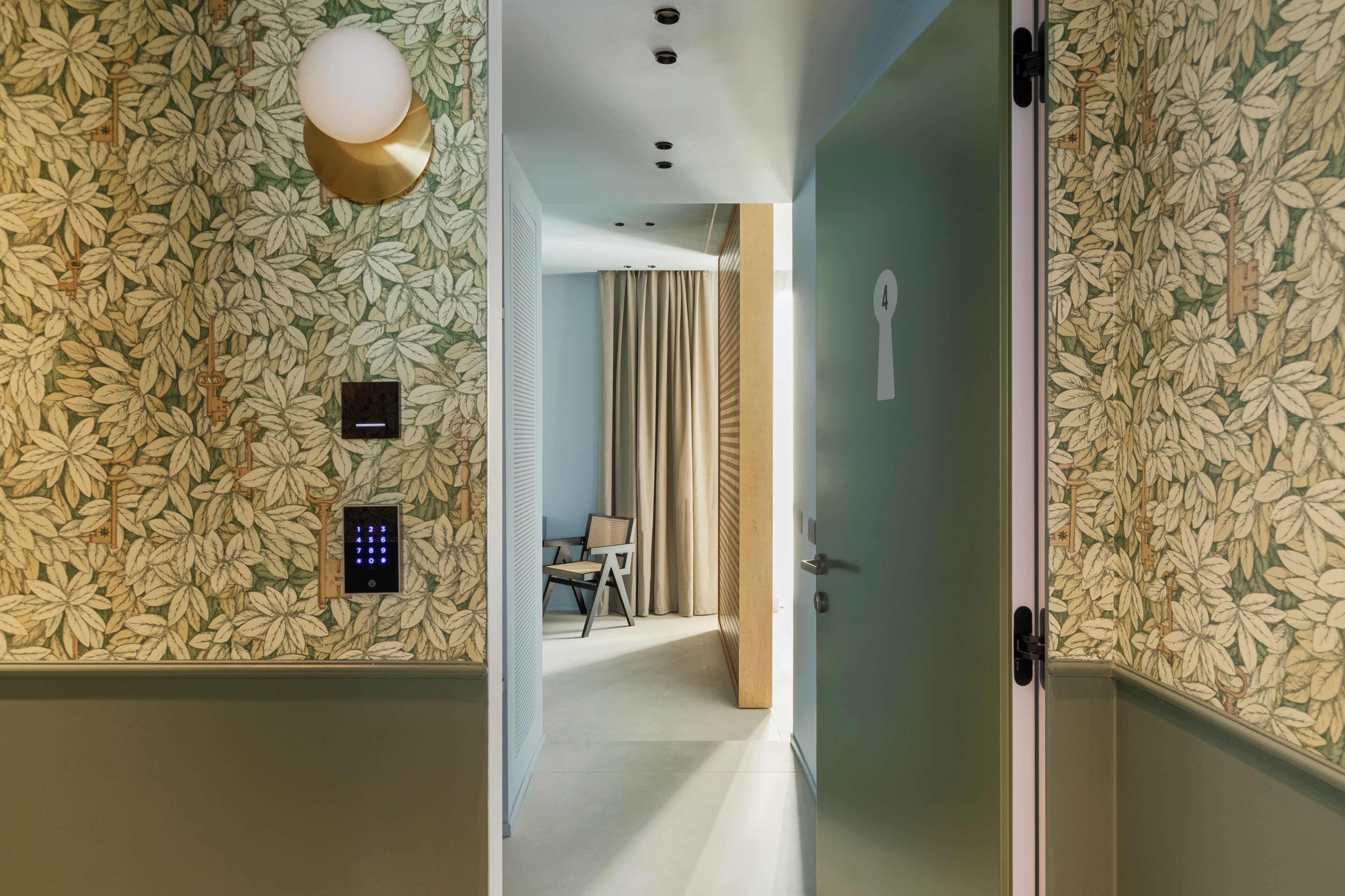Deluxe-Doppelzimmer, Balkon | Minibar, Schreibtisch, schallisolierte Zimmer, kostenloses WLAN