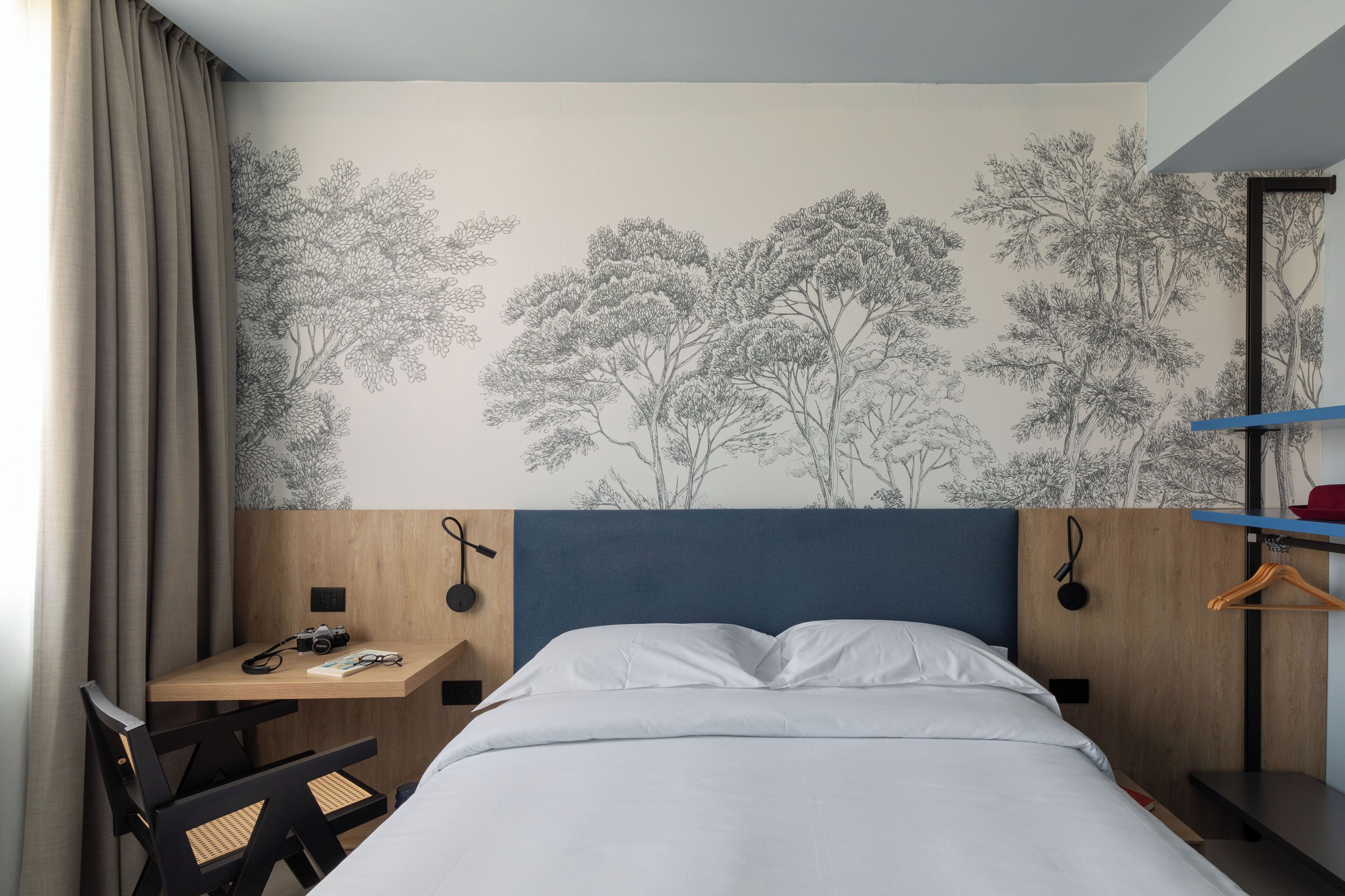 Minibar, bàn, phòng cách âm, truy cập Internet không dây miễn phí 