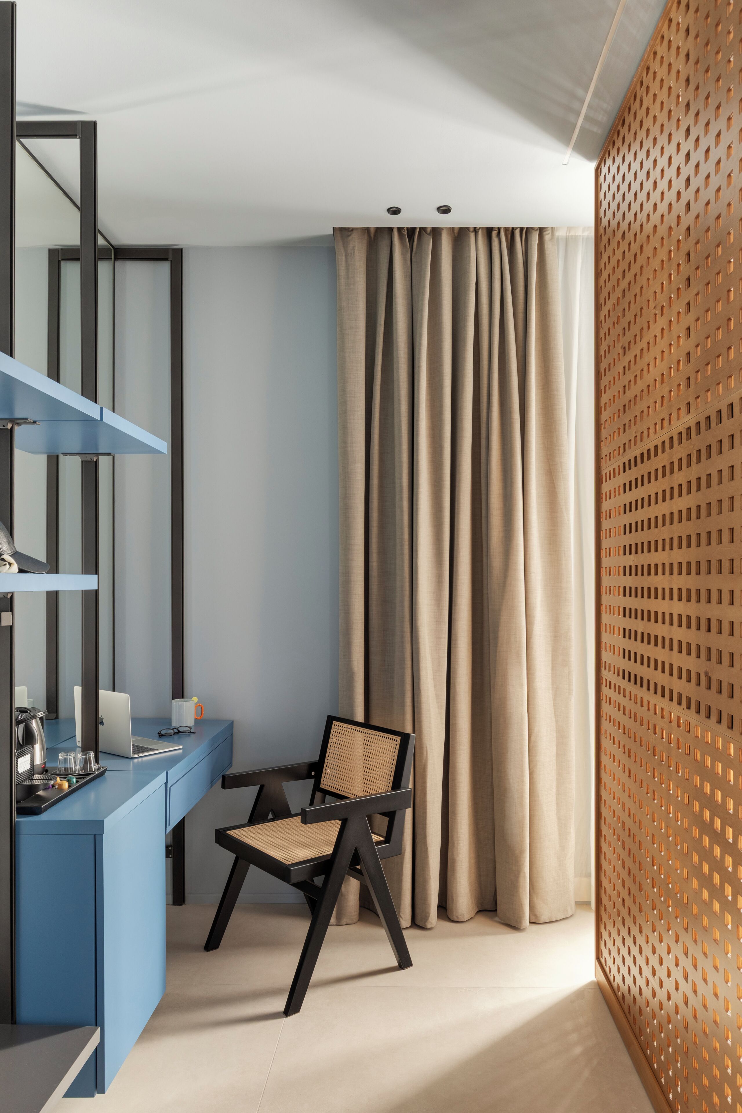 Deluxe-Doppelzimmer, Balkon | Minibar, Schreibtisch, schallisolierte Zimmer, kostenloses WLAN