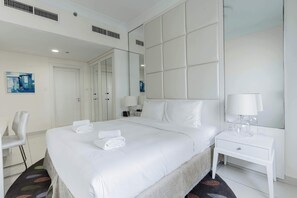 Iron/ironing board, WiFi, bed sheets