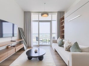 TV, offices - Bright & Beautiful Studio with Hotel-Like Comfort (Dubai)