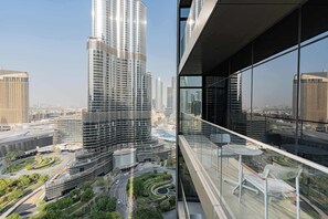 Property grounds - Full Burj Khalifa View, Premium 3BR Furnished Unit (Dubai)