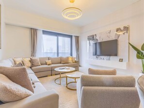 TV, offices - Luxury 3BR + Maid | Full Burj Khalifa View (Dubai)