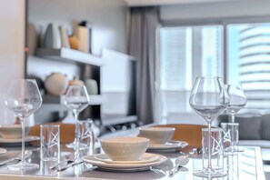 Dining - Pool View, Fully Furnished, Prime Location! (Dubai)