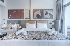 Silitysrauta/-lauta, Wi-Fi, vuodevaatteet