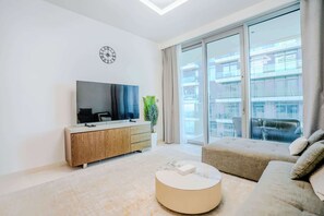 TV, offices - Seaside Residence, Private Beach, Palm View (Dubai)