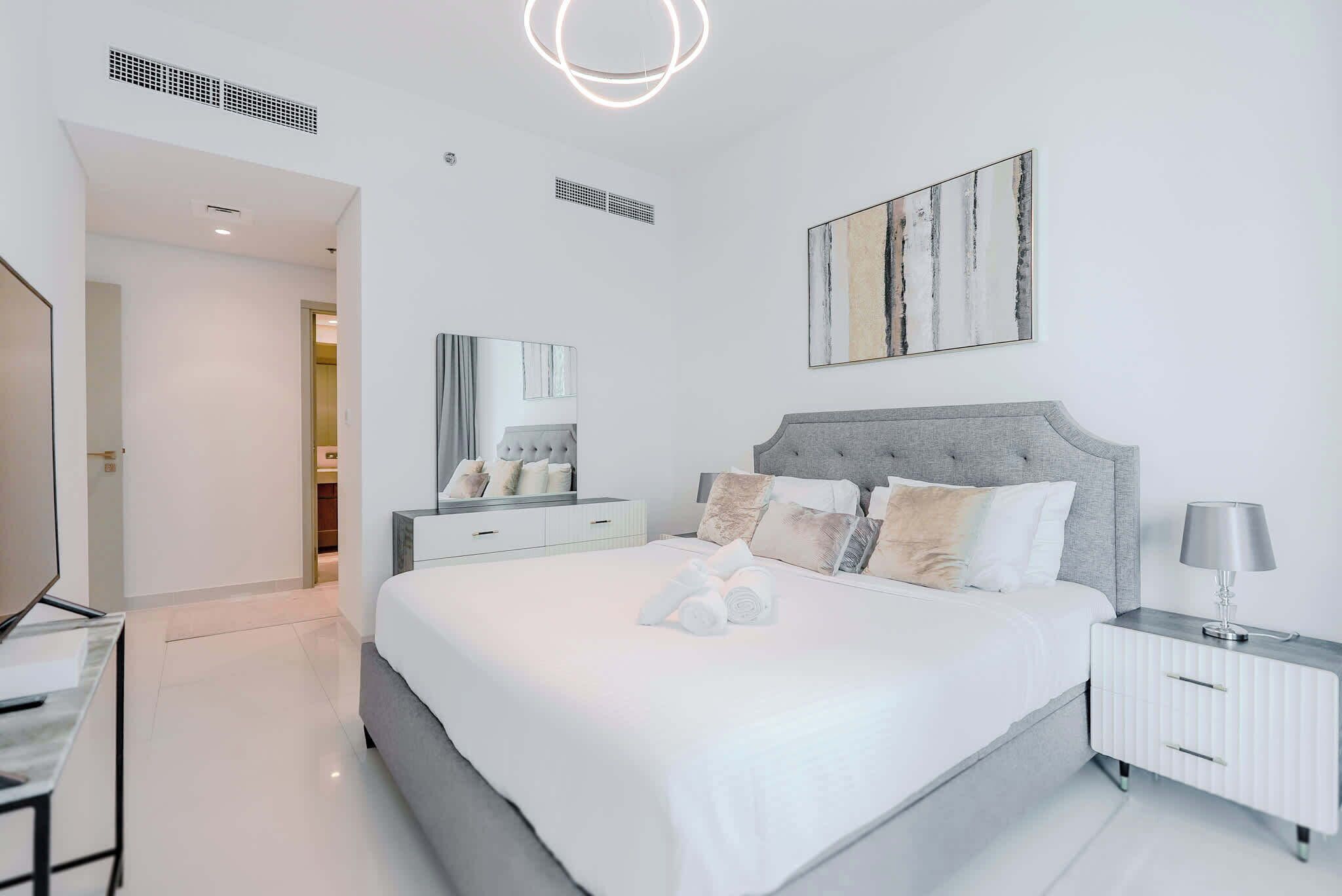 Fer et planche à repasser, Wi-Fi, literie fournie