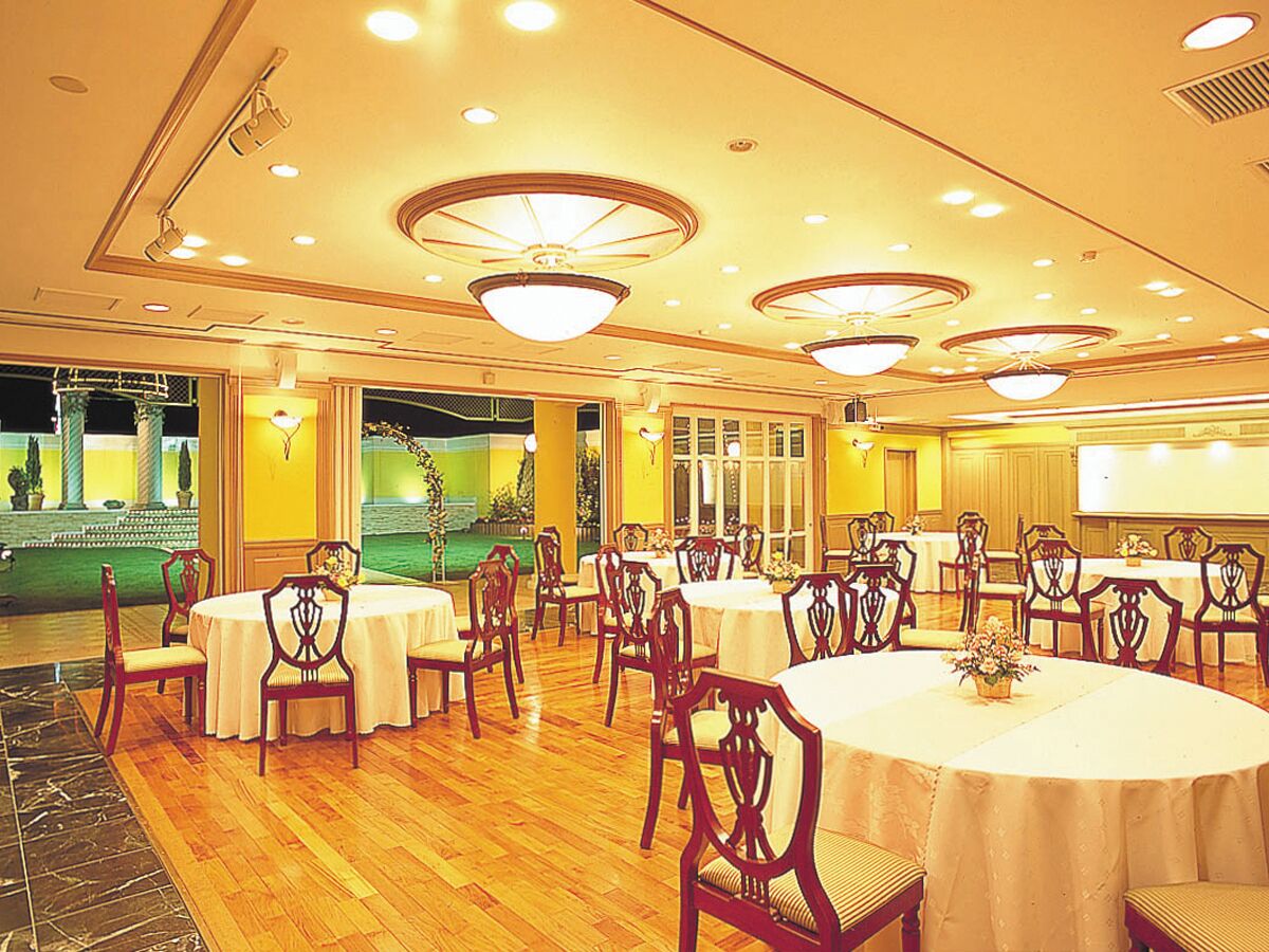 Banquet hall