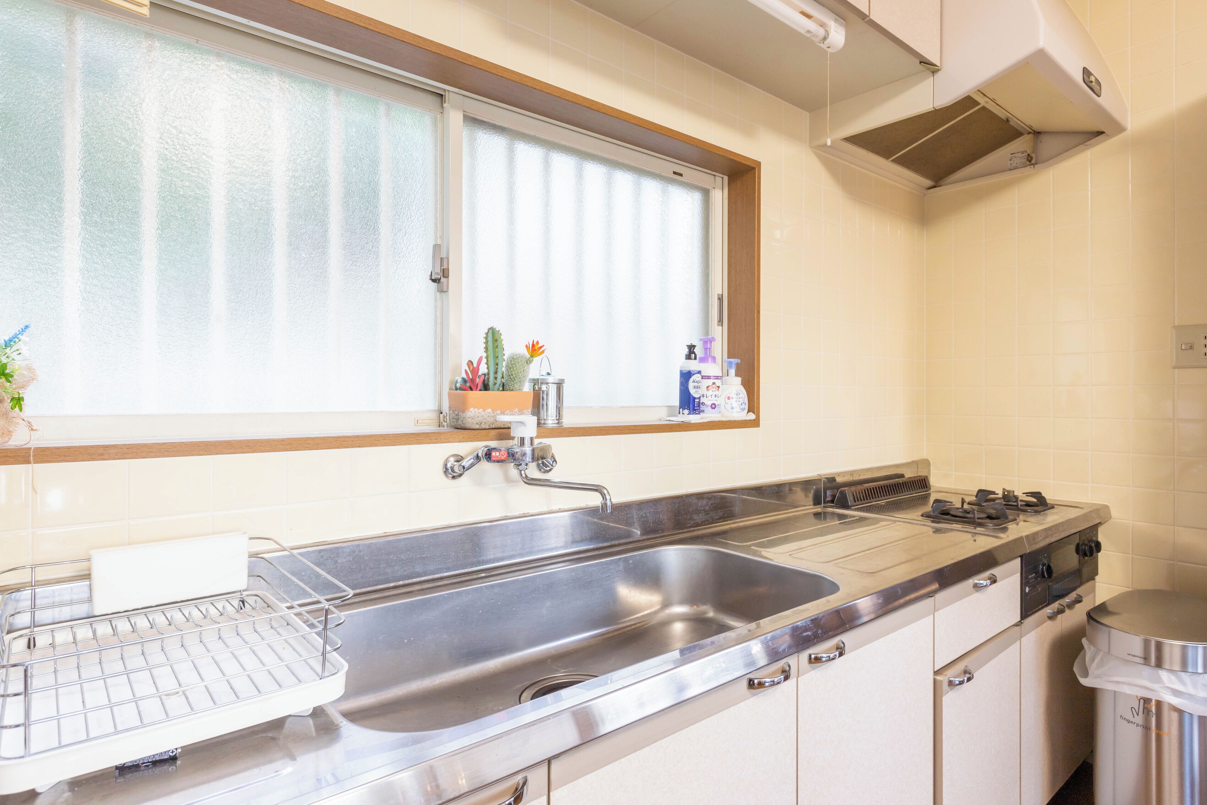 Mini-fridge, microwave, stovetop