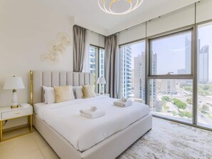 Iron/ironing board, WiFi, bed sheets - Scenic Burj Khalifa View, Downtown Location (Dubai)