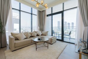 TV, offices - Luxury 2BR Getaway - Prime Location in Meydan (Dubai)