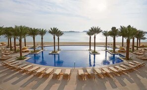 Pool - Luxurious 2BR plus Maids, Sea and Harbour View (Dubai)