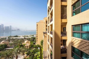 Exterior - Luxurious 2BR plus Maids, Sea and Harbour View (Dubai)