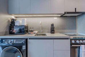 Fridge, microwave, oven, stovetop - Modern and Cozy Studio, Furnished, MBR Living (Dubai)