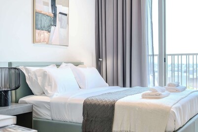 Modern and Cozy Studio, Furnished, MBR Living