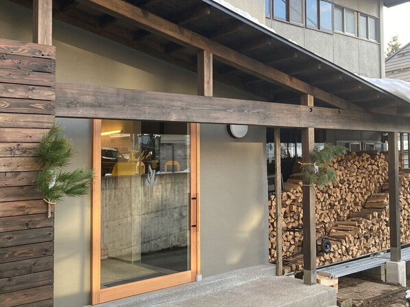 Exterior detail - Ine Ebisuya Chitose (Nozawaonsen)