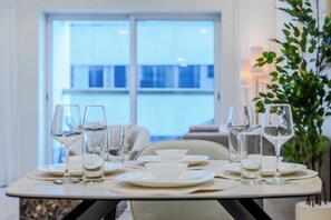 Dining - Modern High-Rise, Near Popular Sites, Sea View (Dubai)
