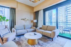 TV, offices - Full Burj Khalifa View, High-End 3BR plus Maids (Dubai)