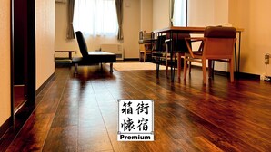 Ảnh chưa phân loại, 5 trong số 9 ảnh, nút