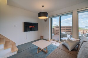 Living area - Private Villa Resonanjo Eden (Nanjo)