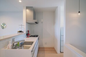 Private kitchen - Private Villa Resonanjo Eden (Nanjo)