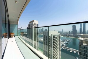 Property grounds - Ain Dubai View, Furnished, Private Beach Access (Dubai)