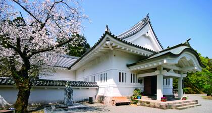 Post House Tuzuri