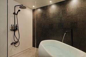 Bathroom - Aratafuto (Nanao)