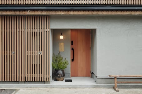 Exterior detail. Aratafuto