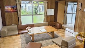Living area - Nalu.okinawa (Uruma)