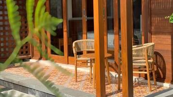 Villa Royal, vistas a la piscina | Terraza o patio