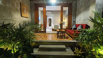 Chambre Double Supérieure, vue jardin | Terrasse/Patio