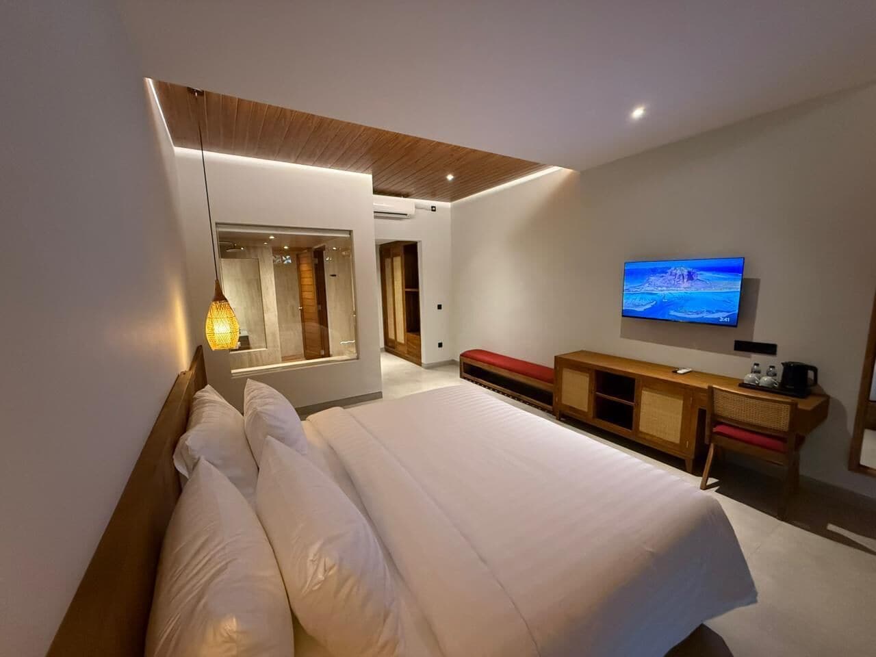 Deluxe Double Room, Garden View | In-room safe, desk, laptop workspace, iron/ironing board