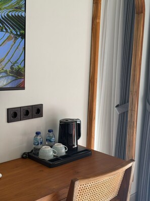 In-room safe, desk, laptop workspace, iron/ironing board - The Dura Ubud (Ubud)
