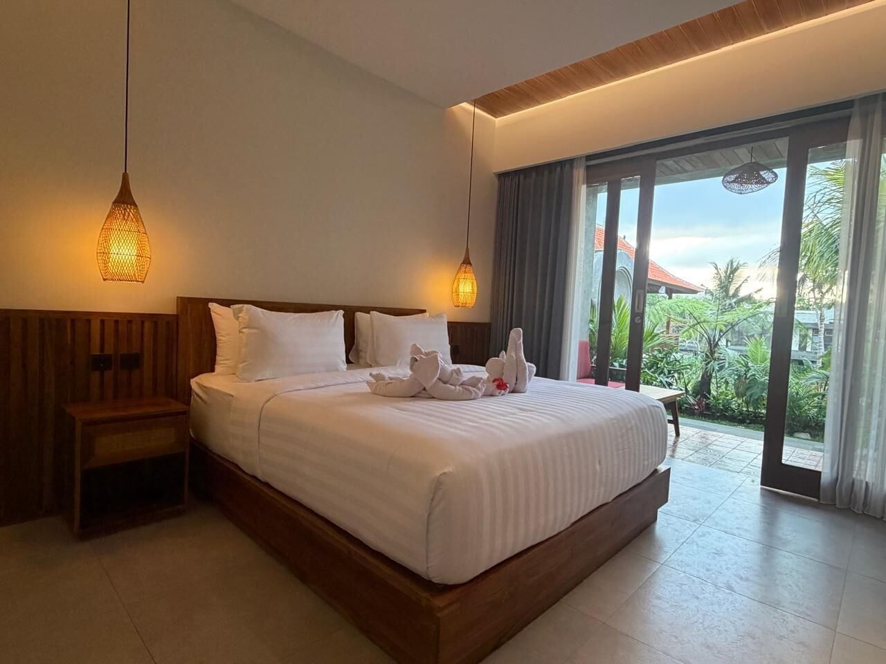 Superior Double Room, Garden View | In-room safe, desk, laptop workspace, iron/ironing board