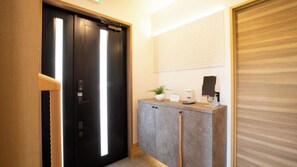 Interior - Maigre Ikki (Ito)