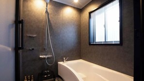 Bathroom - Maigre Ikki (Ito)