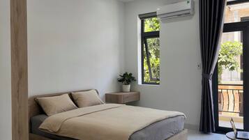 書桌、免費 Wi-Fi