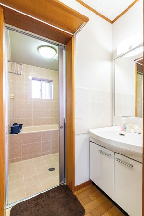 Bathroom - Ulu Espoir Naha II (Naha)