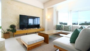 Living area - Casa Riva Nagura (Ishigaki)