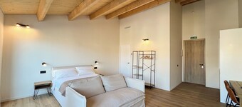 特伦普沙龙套房  