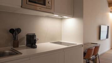 Suite, Terrace, City View | Private kitchen