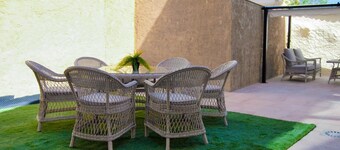 'El Palacete del Secretario' Apartment: Private Pool, Wi-Fi & Air Conditioning