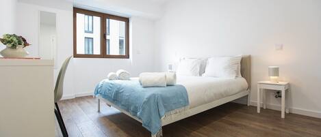 3 bedrooms, iron/ironing board, Internet, bed sheets