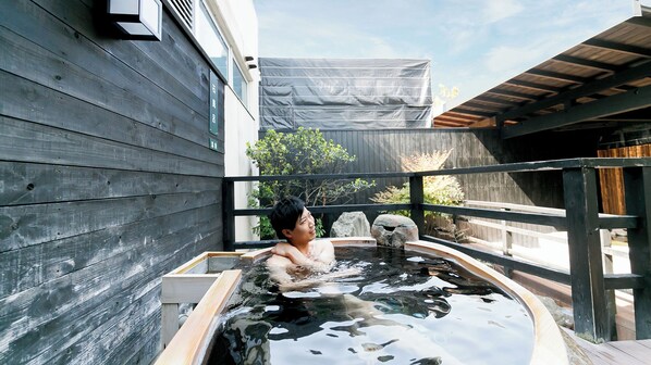 Outdoor spa tub - Glam Apple Kobe Sanda (Sanda)