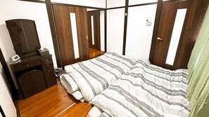 Room - Hachikita U Base (Kami)