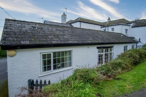 Floor plan - Garden Cottage - 2 Bedroom Cottage - Penally (Tenby)