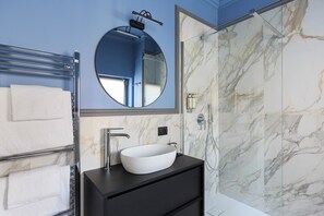 淋浴設備、風筒、提供毛巾、番梘