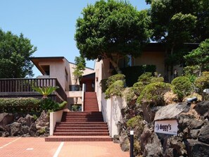 Khuôn viên nơi lưu trú